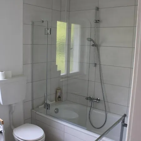 아파트 Erholung Mit Seesicht, Terrasse Und Garten *